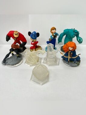 Disney Infinity 1.0 / 2.0 Lot Of 9: 6 Figures, 3 Crystal Playset - Sulley - Anna